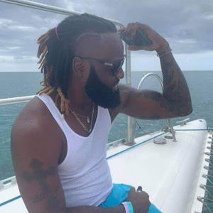 Meet your Posher, Derrick